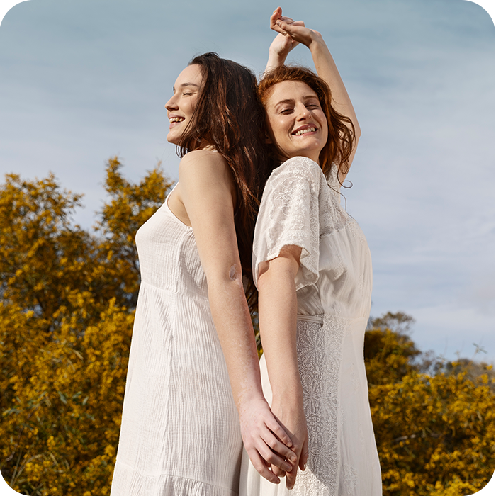 medium-shot-women-holding-hands medium-shot-women-holding-hands